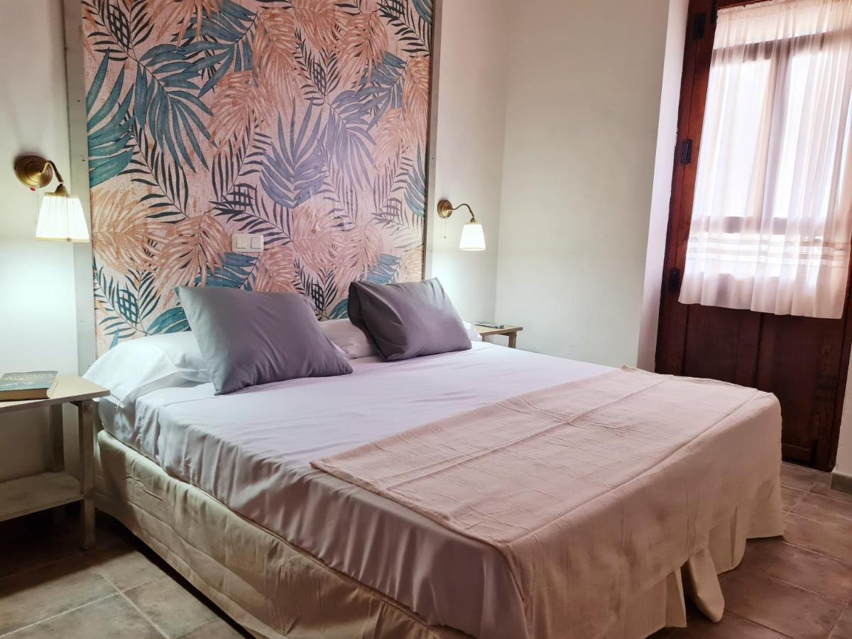Hostal La Colonial Madrigal de la Vera Buitenkant foto