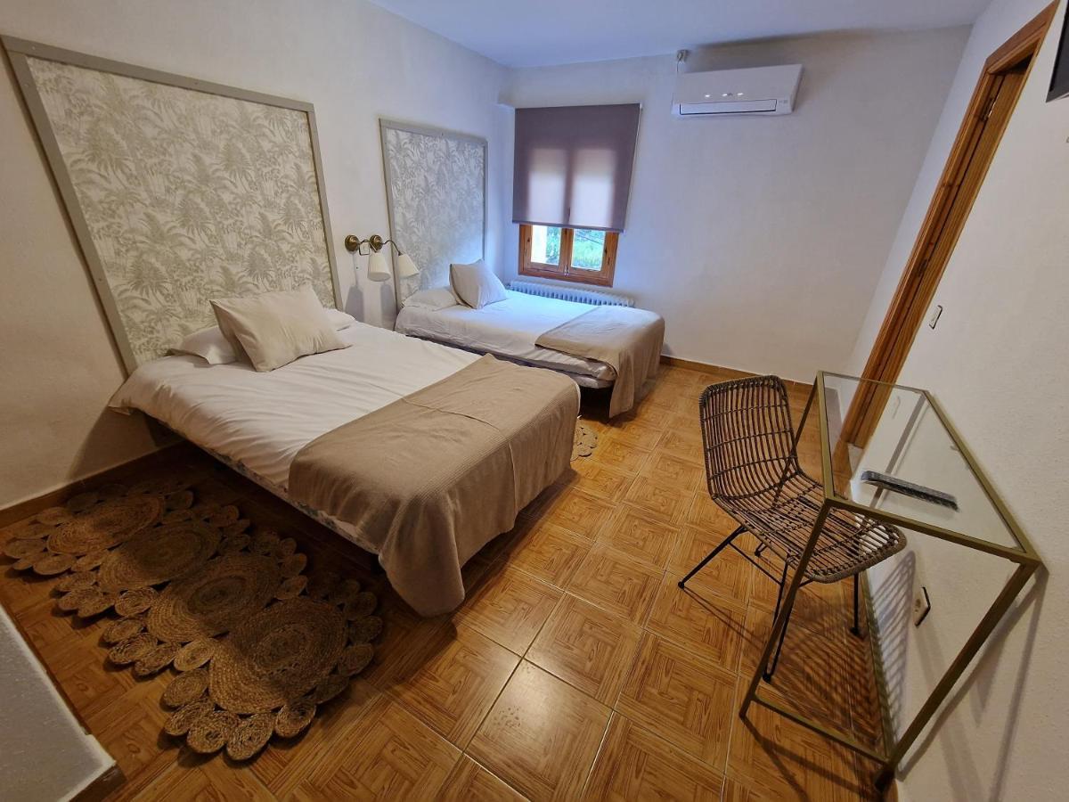 Hostal La Colonial Madrigal de la Vera Buitenkant foto