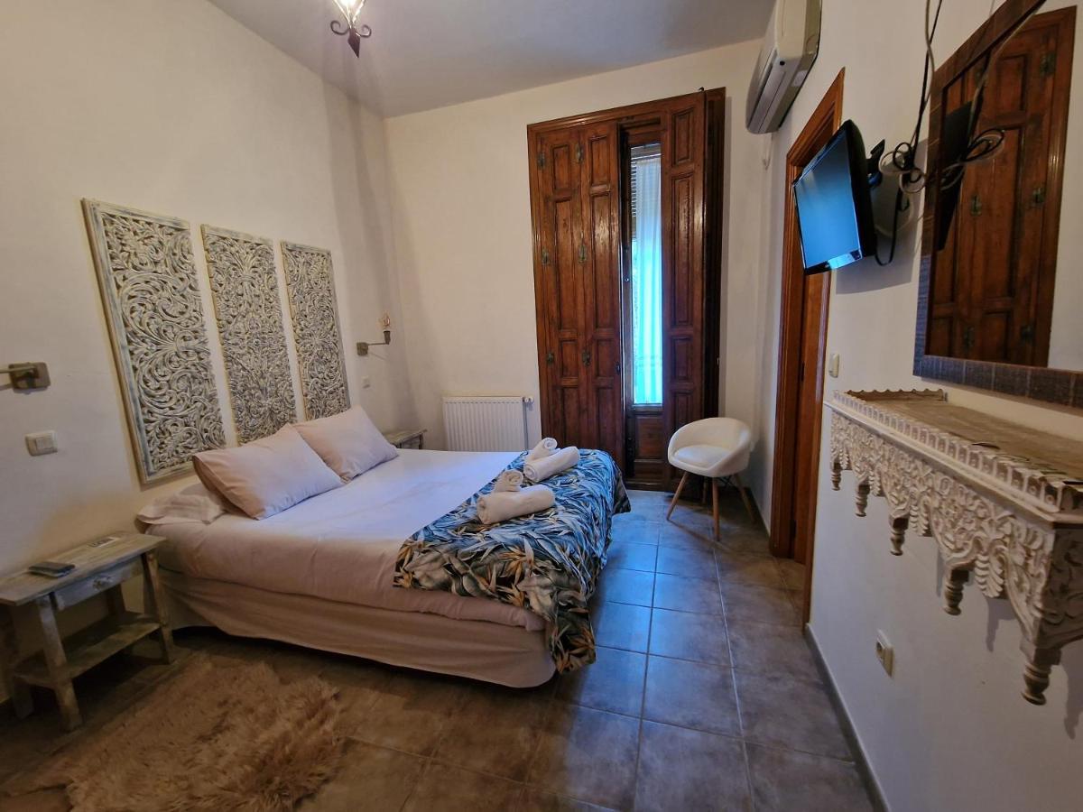 Hostal La Colonial Madrigal de la Vera Buitenkant foto