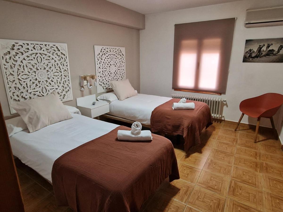 Hostal La Colonial Madrigal de la Vera Buitenkant foto