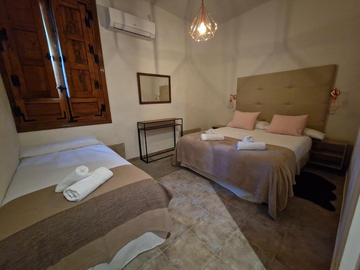 Hostal La Colonial Madrigal de la Vera Buitenkant foto