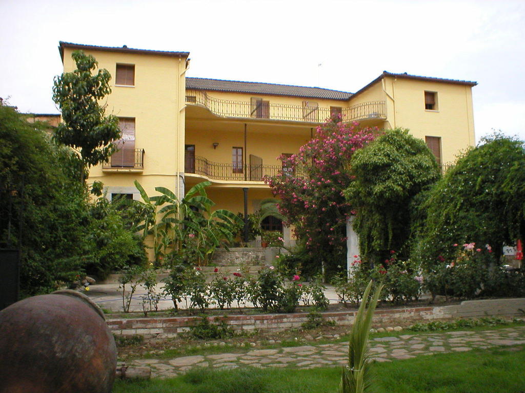 Hostal La Colonial Madrigal de la Vera Buitenkant foto