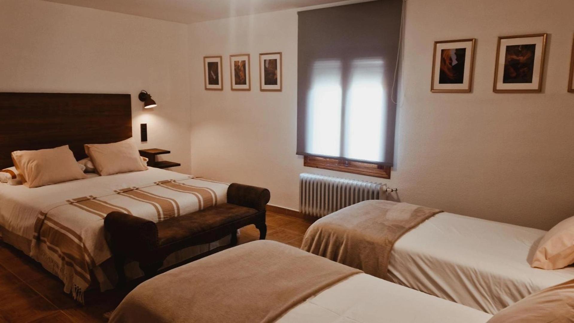 Hostal La Colonial Madrigal de la Vera Buitenkant foto