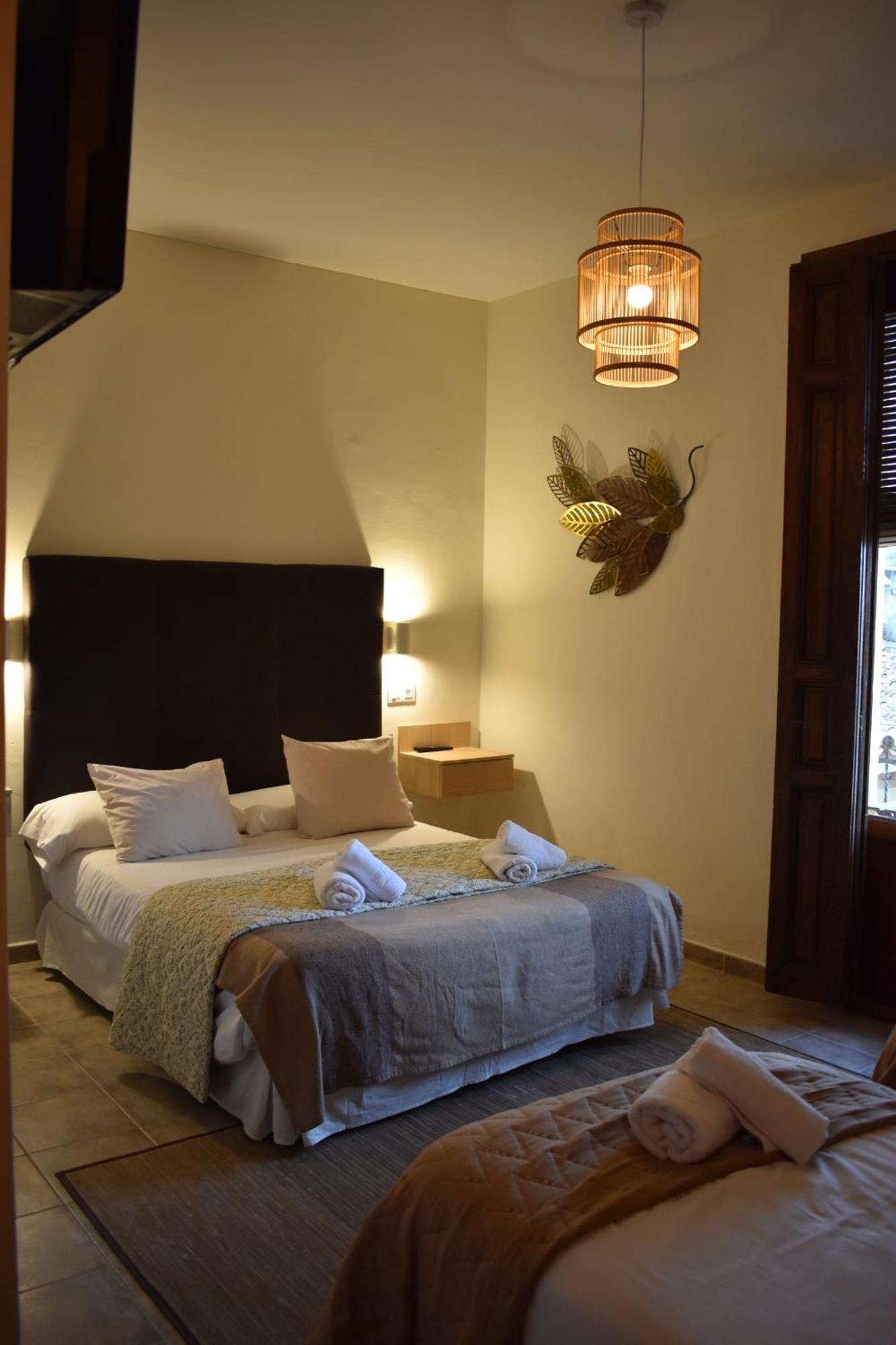 Hostal La Colonial Madrigal de la Vera Buitenkant foto